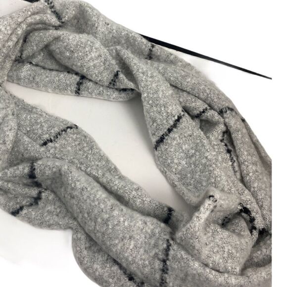 Express | Gray plaid infinity scarf - Picture 8 of 8